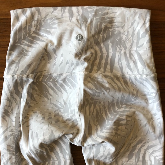 Lululemon Wunder Under Pant Hi-Rise Luxtreme White Tropical Fern Full Length 4 - Picture 6 of 12